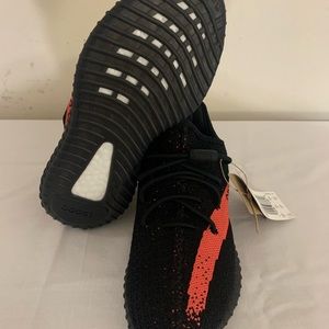 Brand New Yeezys Size 2 in Kids